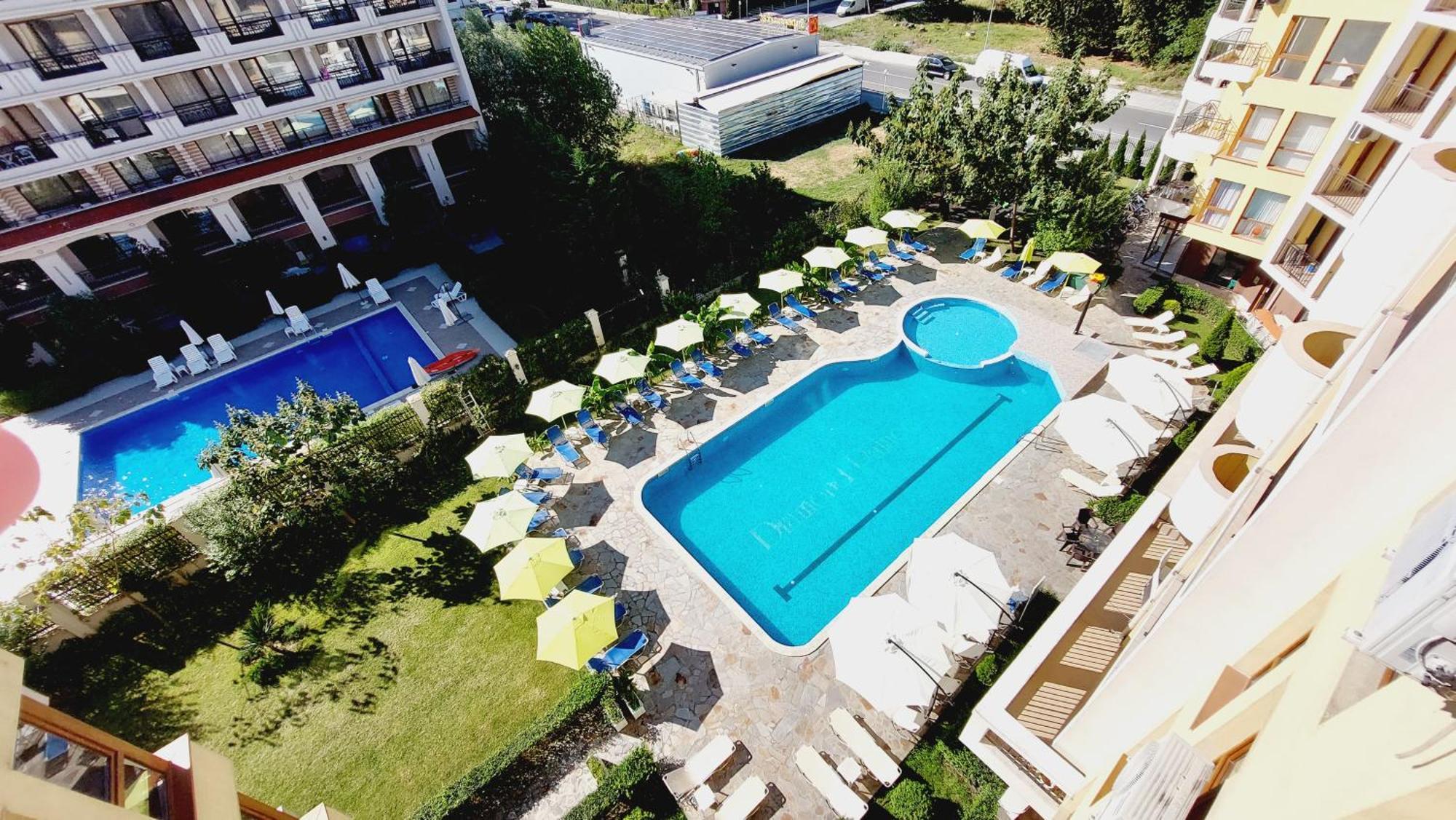 Diamond Palace Pantai Sunny Bagian luar foto