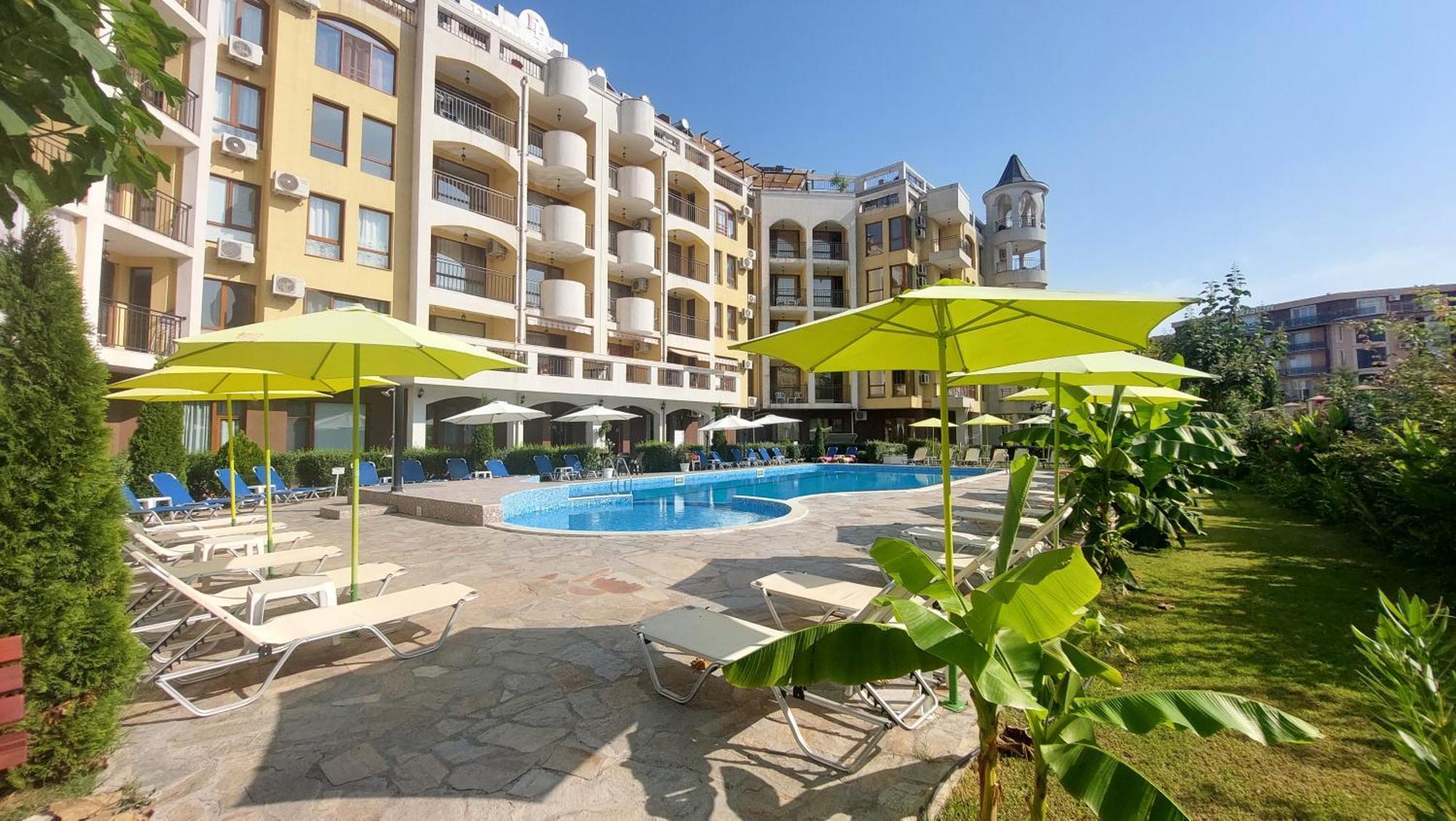 Diamond Palace Pantai Sunny Bagian luar foto